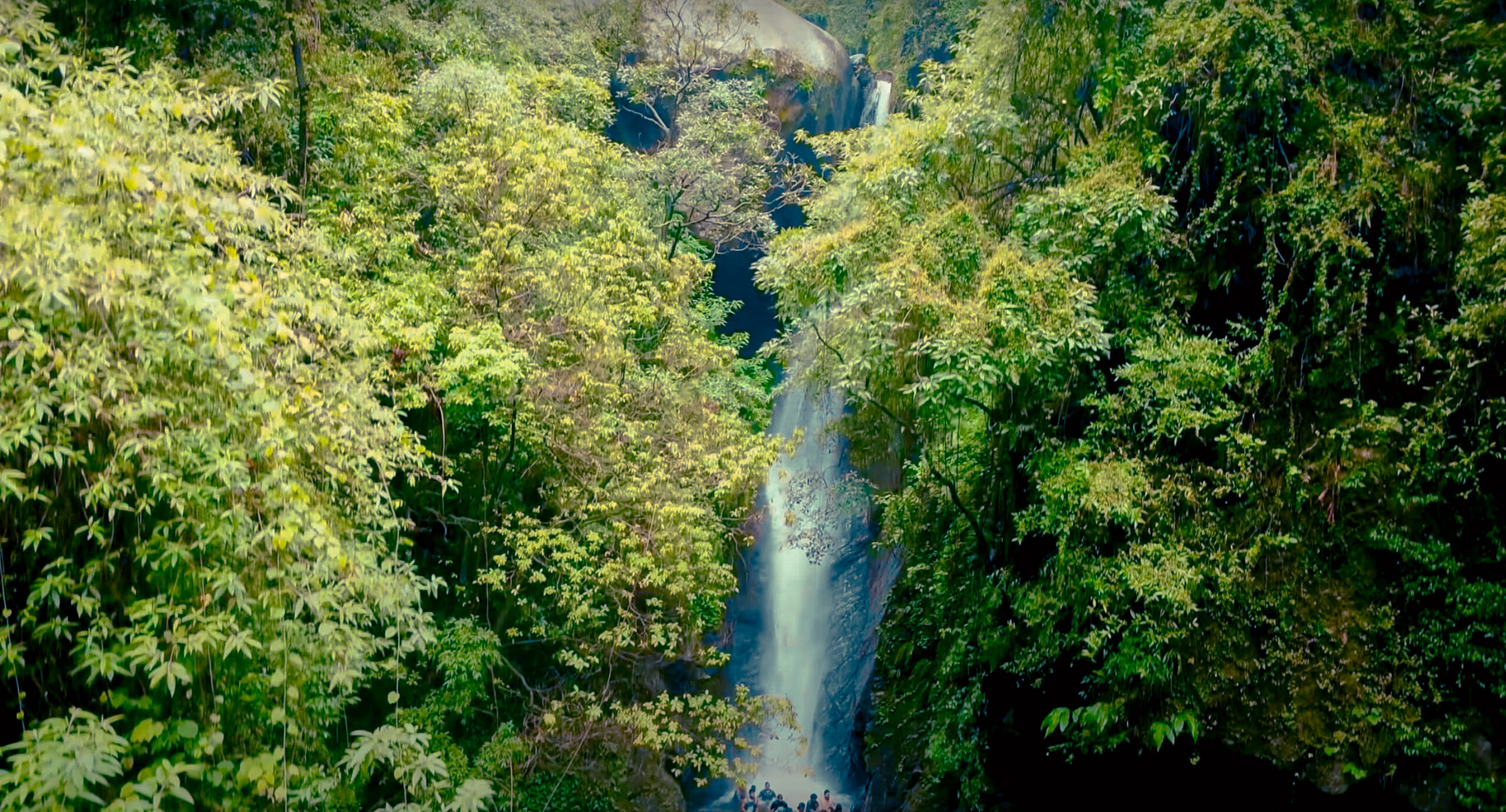 Bangoru waterfall in bir billing